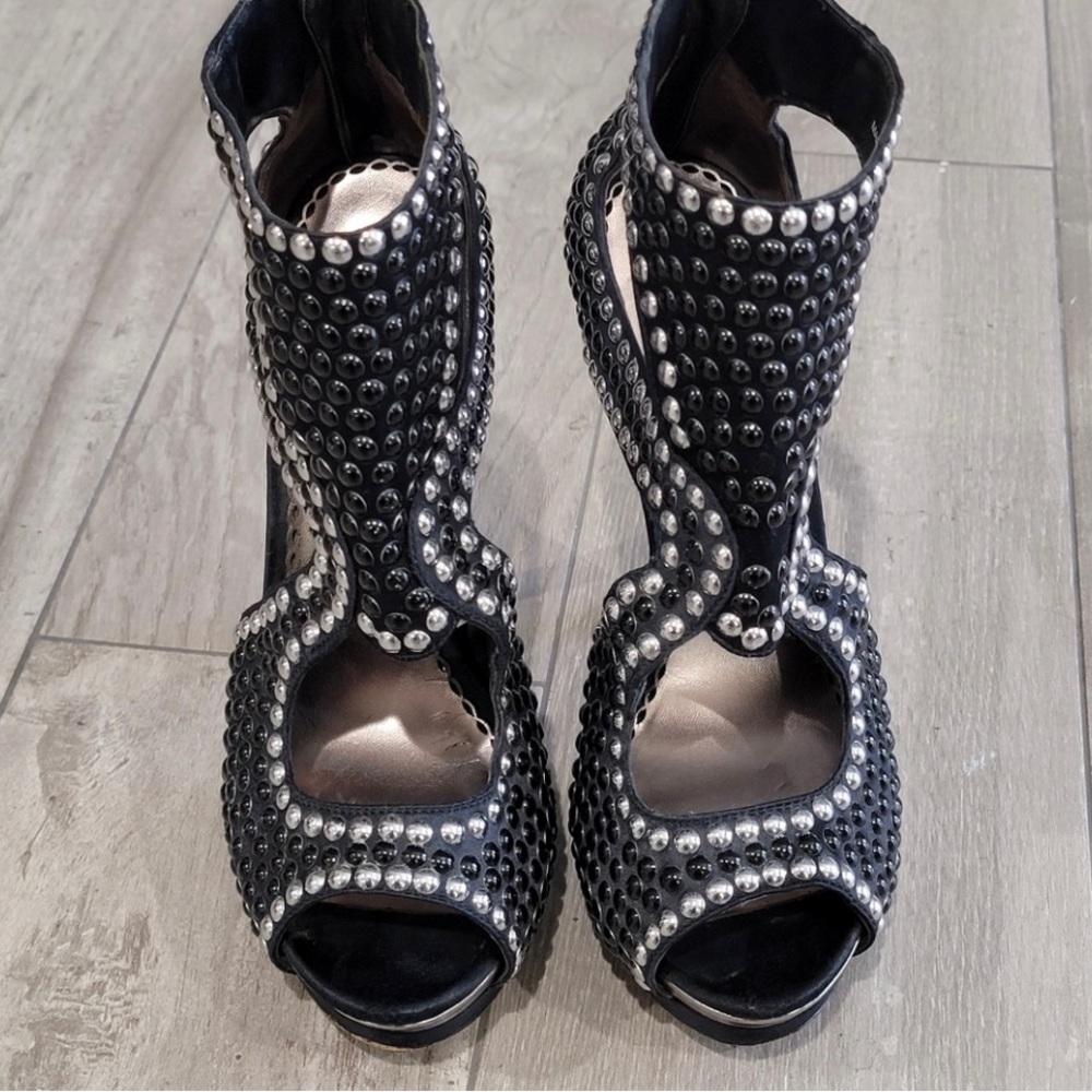 Bebe Cassandra sayin studded caged platform heels 6M